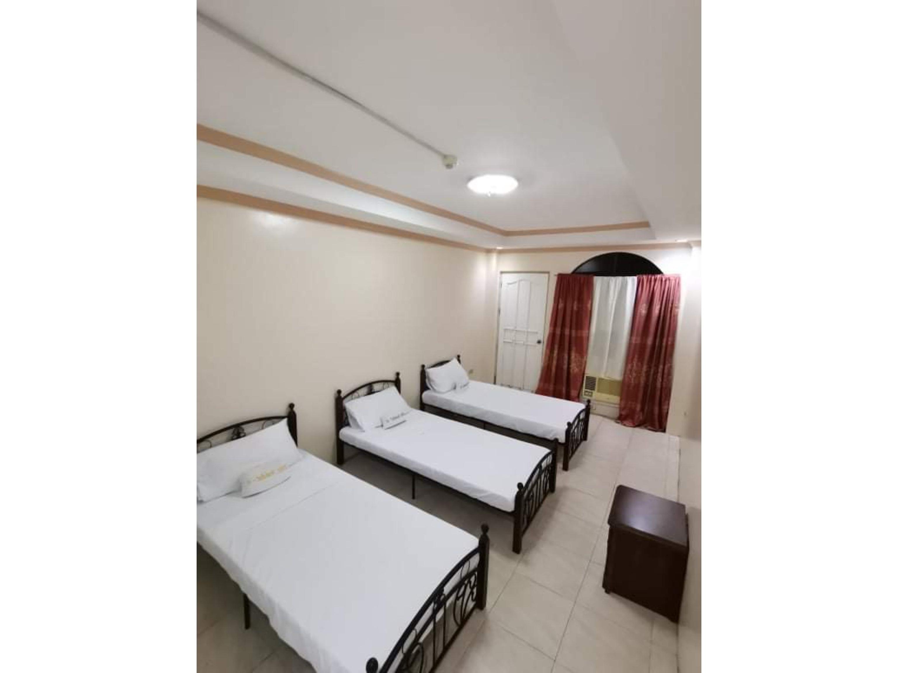 Hotel Oyo 799 Ddd Habitat Iloilo Exterior foto