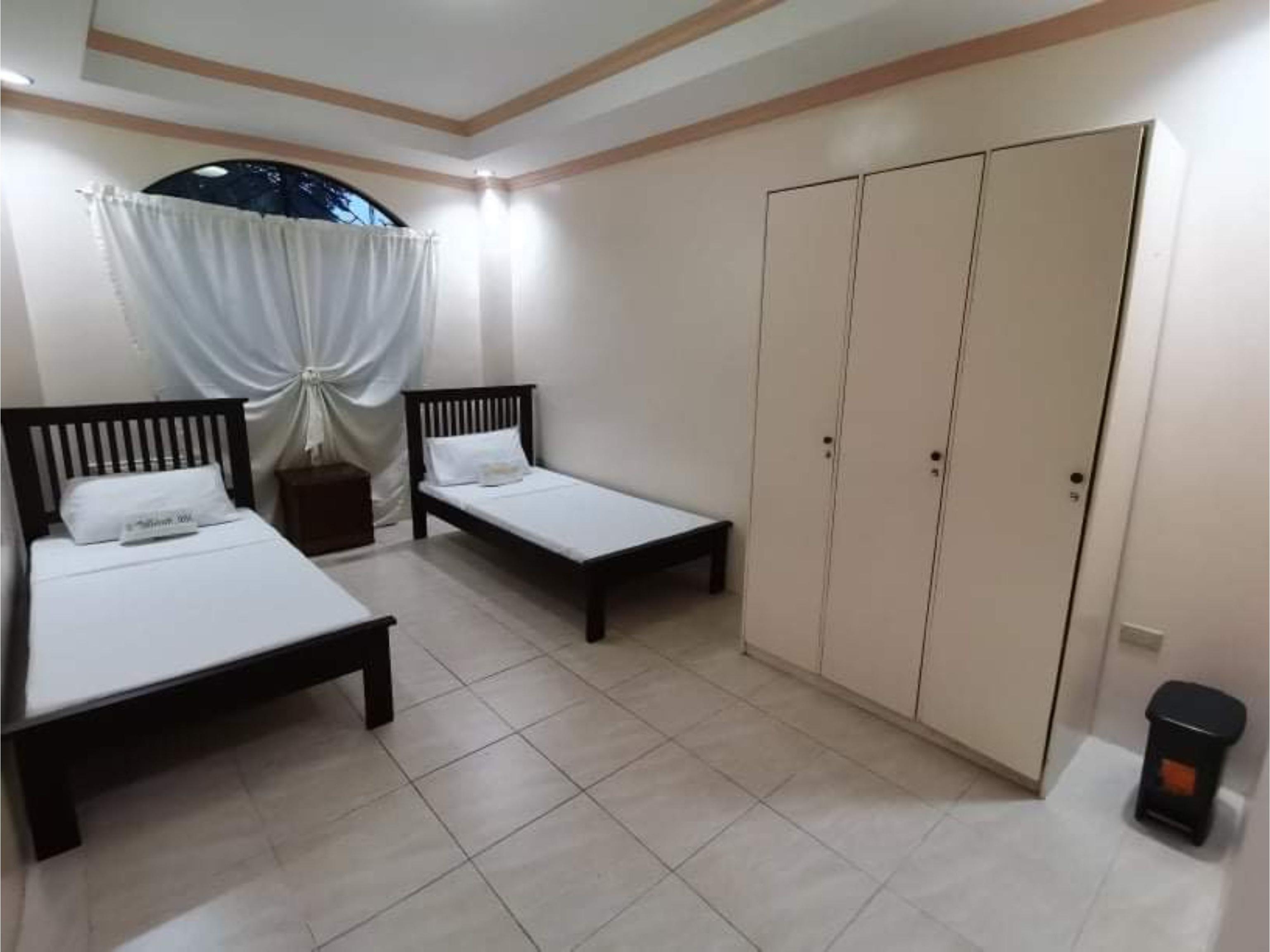 Hotel Oyo 799 Ddd Habitat Iloilo Exterior foto